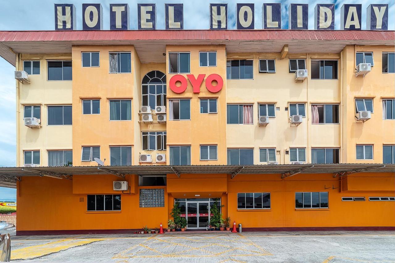 Oyo 89864 Hotel Holiday Park Kota Kinabalu Exteriör bild