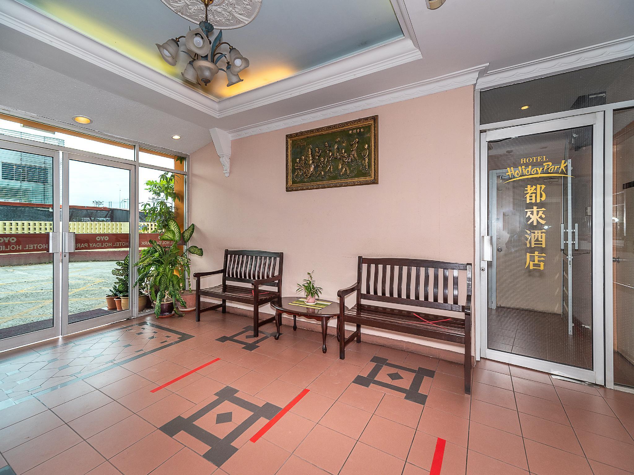 Oyo 89864 Hotel Holiday Park Kota Kinabalu Exteriör bild