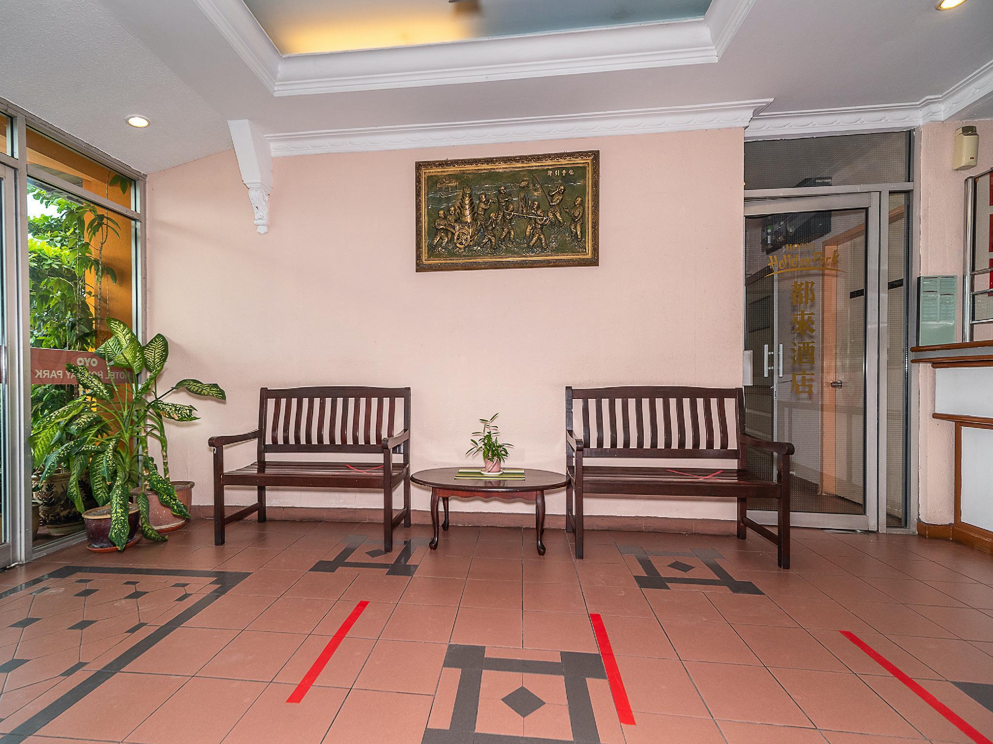 Oyo 89864 Hotel Holiday Park Kota Kinabalu Exteriör bild